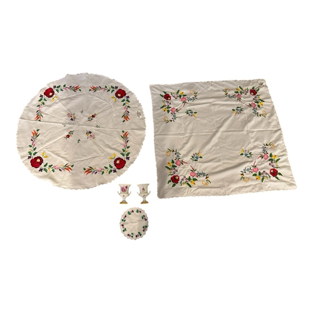 Hand Embroidered Tablecloth Set - Picture 1 of 7